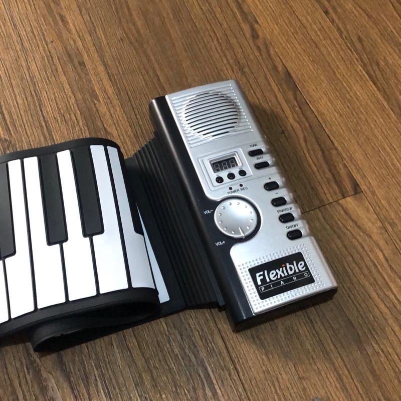 Piano Lipat Digital Gulung Roll Up Flexible 61 Keys Keyboard Black - Image 4